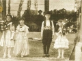 Mostar, 03. juni 1910. Djeca (četiri konfesije) pozdravljaju cara Franju Josipa I